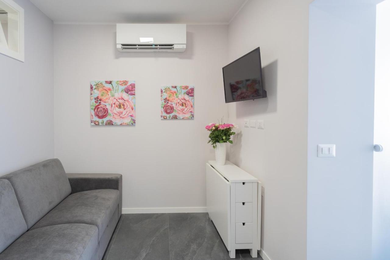Sant'Agostino Apartments By Rent All Como Eksteriør billede