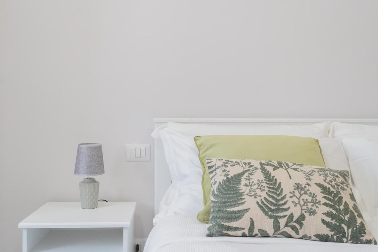 Sant'Agostino Apartments By Rent All Como Eksteriør billede